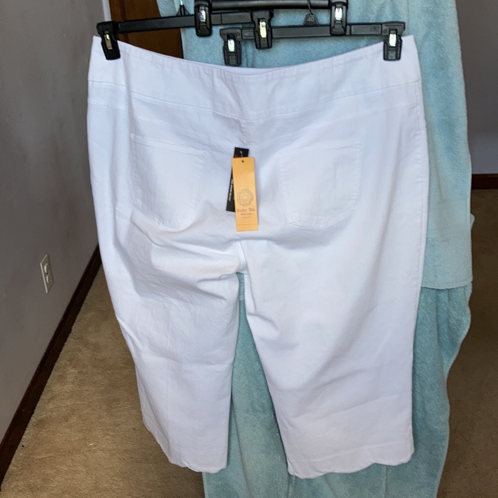3/$45 RUBY rd scalloped hemline white Capri ends mid calf size 24W - Picture 13 of 17
